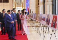 VNA launches photo display of Việt Nam-Laos ties in Vientiane