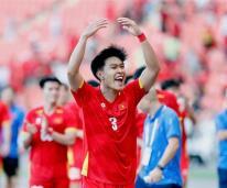 Defender Đức makes a move for open future