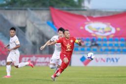 After 21 seasons in V.League 1, Nguyễn Trọng Hoàng still going strong