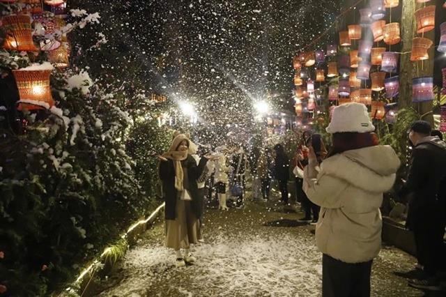 Sa Pa attracts tourists during Christmas, New Year 2025 celebrations
