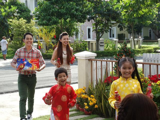 Xông Đất remains cherished Lunar New Year tradition