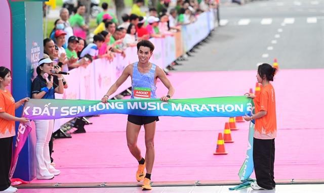 Khôi marathons for living and entertaining