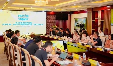 Fairway to heaven as golf amateurs chase glory