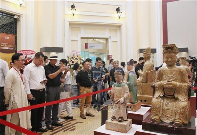 Ancient pottery exhibition reveals stories of Sài Gòn history