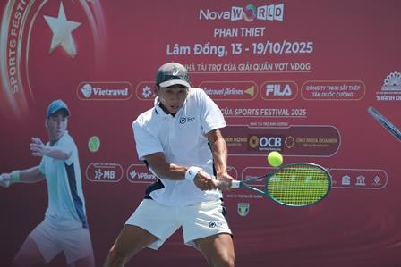 Đức smashes singles and doubles golds at tennis championship