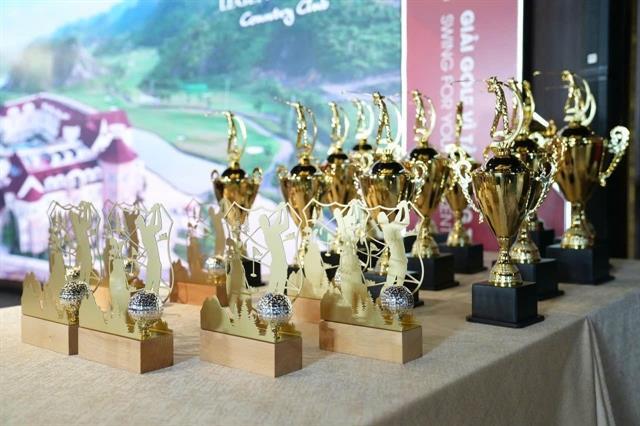 Golfers tee off at Tiền Phong Championship to support young talents