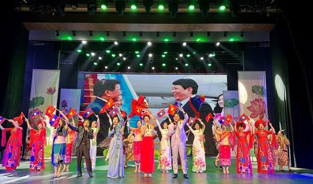 Laos cultural week celebrates Việt Nam friendship