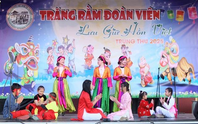 Vietnamese Mid-Autumn Festival celebrated with joy globally

