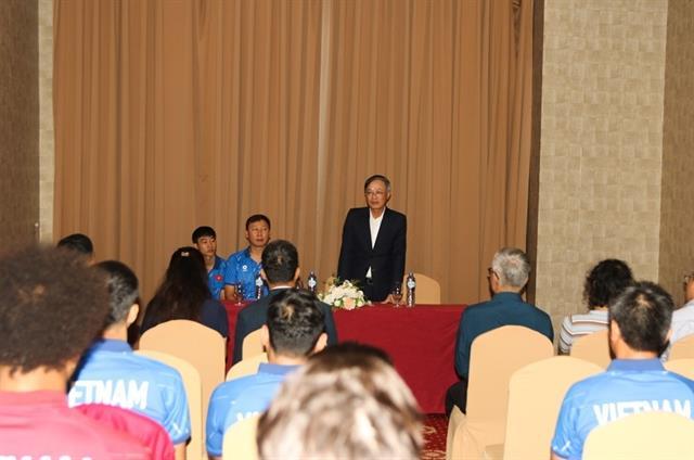 Vietnamese Embassy in Laos rallies support for team ahead of crucial match