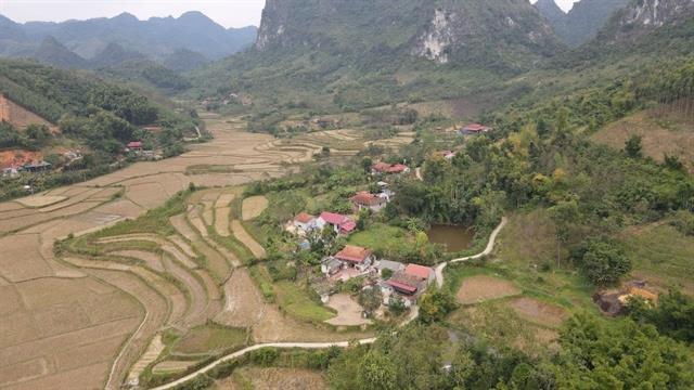Hữu Liên Commune turns natural beauty into thriving tourism

