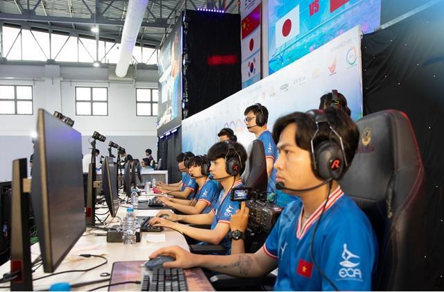 ECA 2025 opens in Cần Thơ, gamers vie for victories

