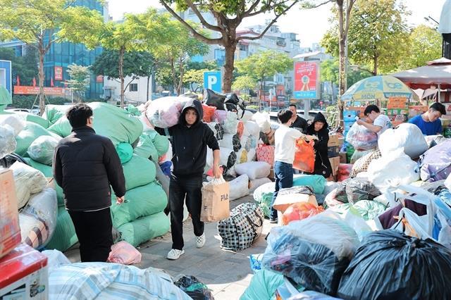 Help from all over Việt Nam
