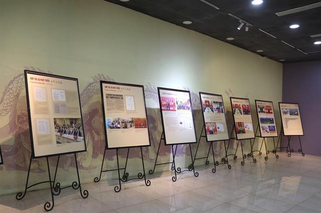 Exhibition strengthens archival cooperation between Việt Nam and China