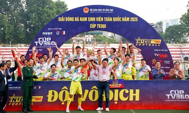 Huế University win National University Championships football tournament