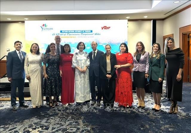 Việt Nam promotes tourism in US, eyes to expand business connections