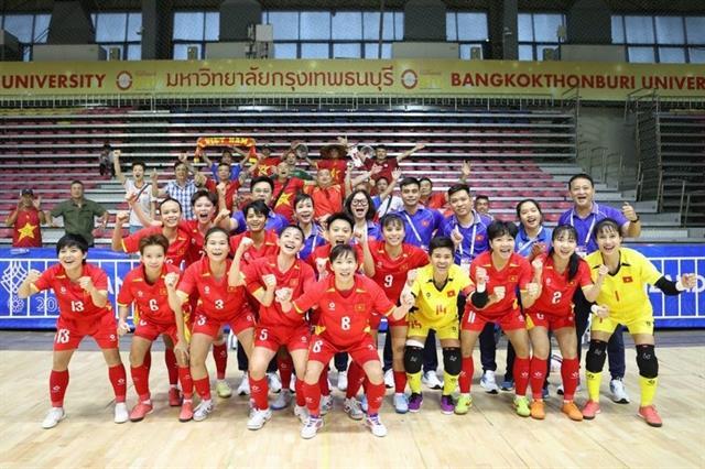 Việt Nams womens futsal team secure historic gold with 5-0 victory over Indonesia