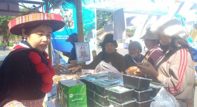 Cao Bằng introduces typical products through Hà Nội fair