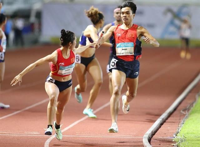 Track-and-field athletes receive SEA Games bonus, asked for better performance