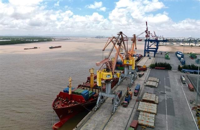 Việt Nams exports surge in 2025