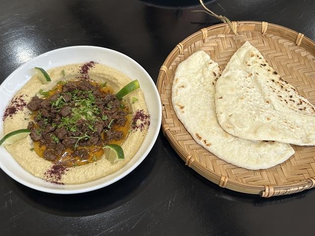 Oliva,  Hà Nộis first Palestinian eatery in