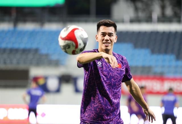 Striker Linh expects first time Golden Ball award