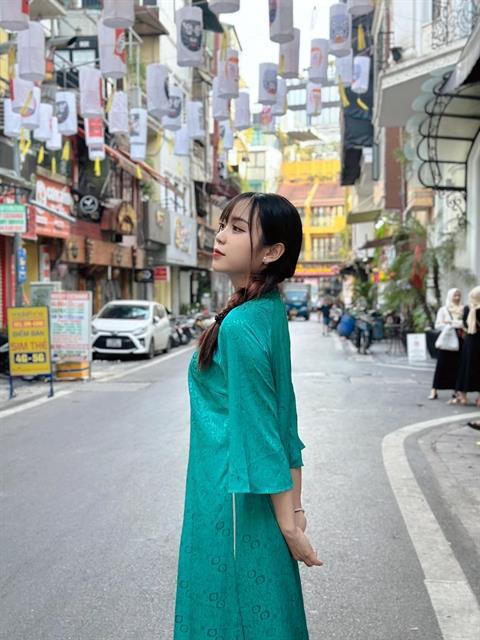 Student runs a one-million-follower TikTok account about Vietnamese-Laotian culture