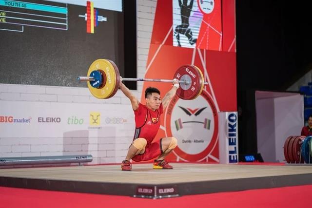 Young Vietnamese weightlifters hoping for golds from world junior champs
