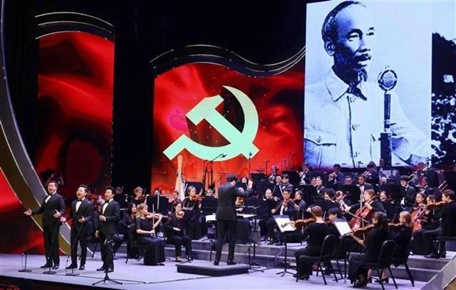 Special music show celebrates Việt Nams historic victories