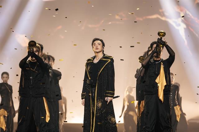 Sensational singer shines in visual-appealing debut liveshow