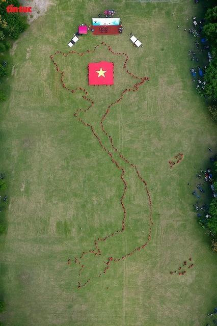 Over 1,000 yoga practitioners of Hà Nội celebrate International Yoga Day 2025