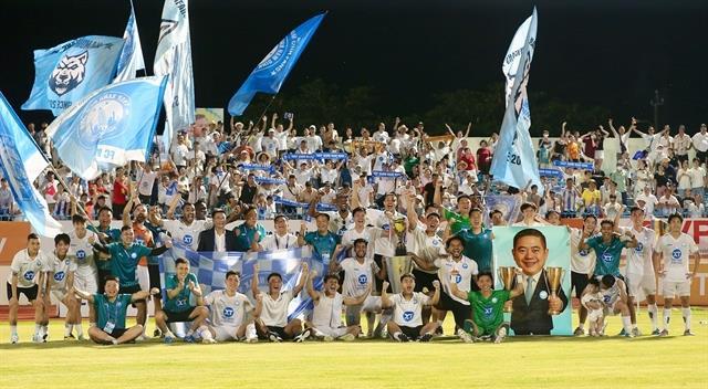 Nam Định defend V.League 1 title with a game in spare