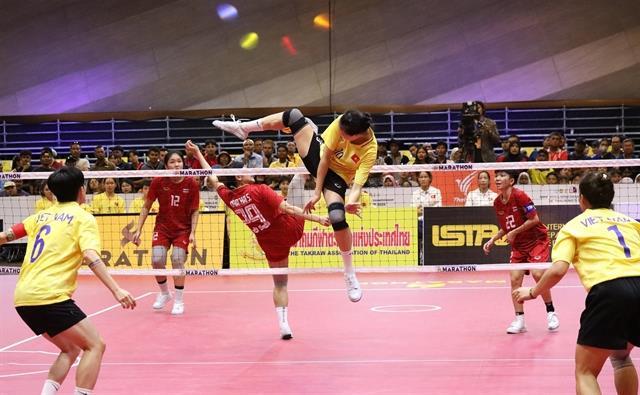 Beating Thailand, Việt Nam defend world sepak takraw title

