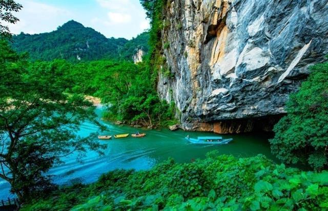 Quảng Trị showcases tourism potential through Bollywood film project