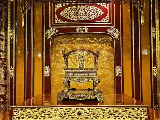 Nguyễn Dynasty imperial throne to be restored

