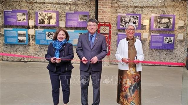 Exhibition honours Vietnamese women, Việt Nam-Mexico ties