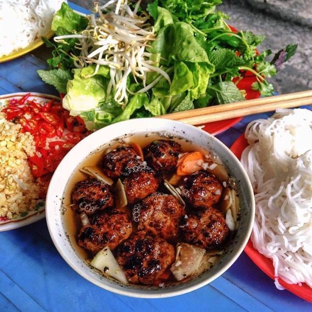 Hà Nội offers tourists various best street food dishes in Asia, Time Out reports