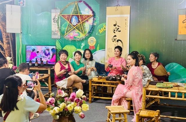 Raising spirits at Hà Nội beverage festival