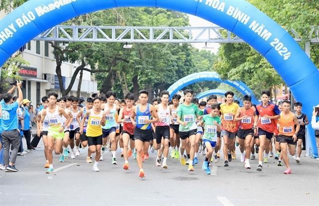 50th Hànộimới Newspaper Run for Peace features 4000 runners

