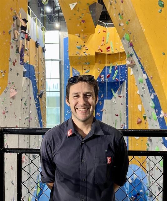 Vietnamese indoor rock climbers can compete in international arena: expert, gym owner