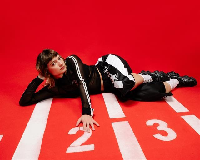 French pop-rock musician kicks off tour in VN