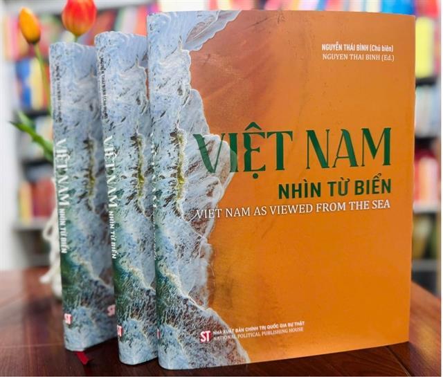 Book discovers the charming beauty of the sea and islands