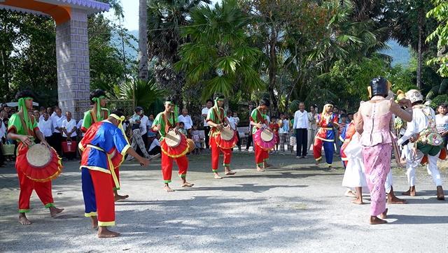 Chhay-dăm as the beating heart of Khmer festival culture