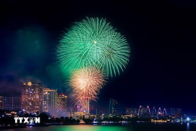 Fireworks to light up the sky after 14th National Party Congress
