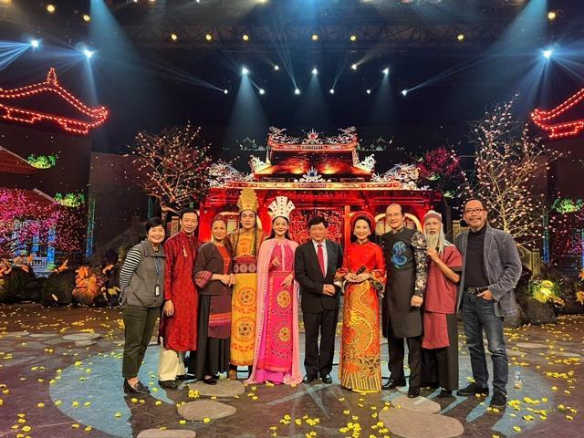 Traditional theatre strives to conquer public