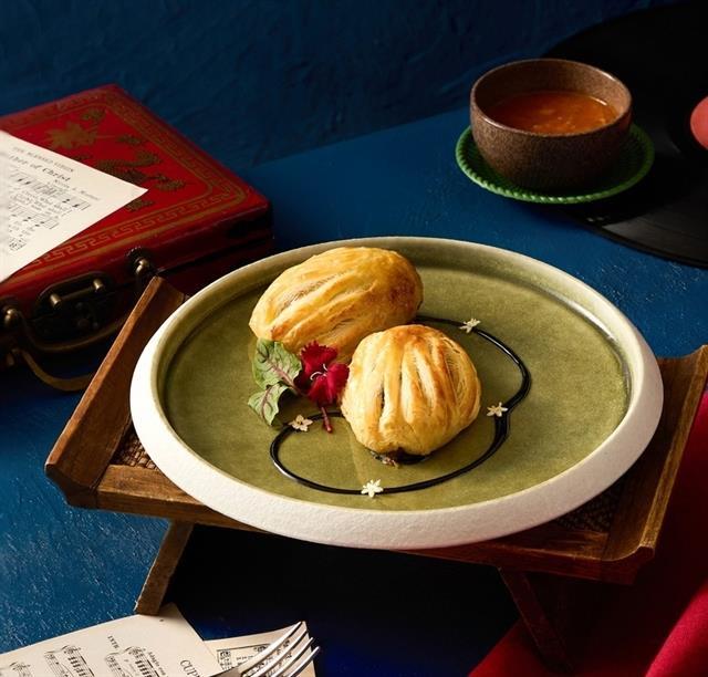 O Macanese Signature Golden Bun