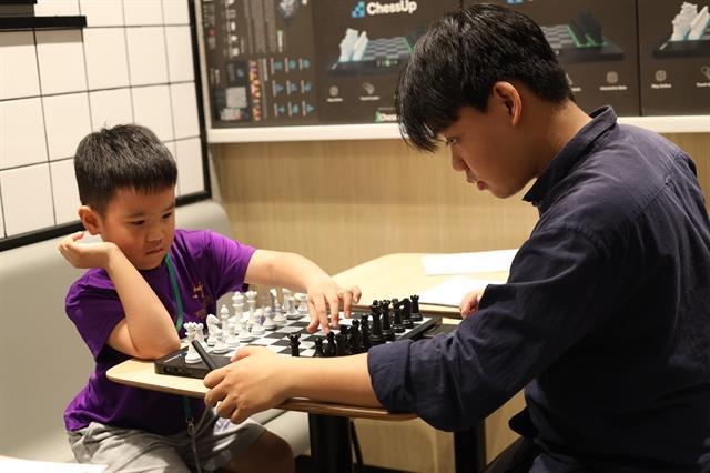 Vietnamese youth take chess to new heights with smart technology