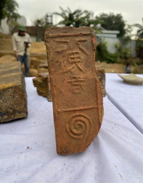 2,000-year-old brick tomb unearthed in Quảng Ninh Province