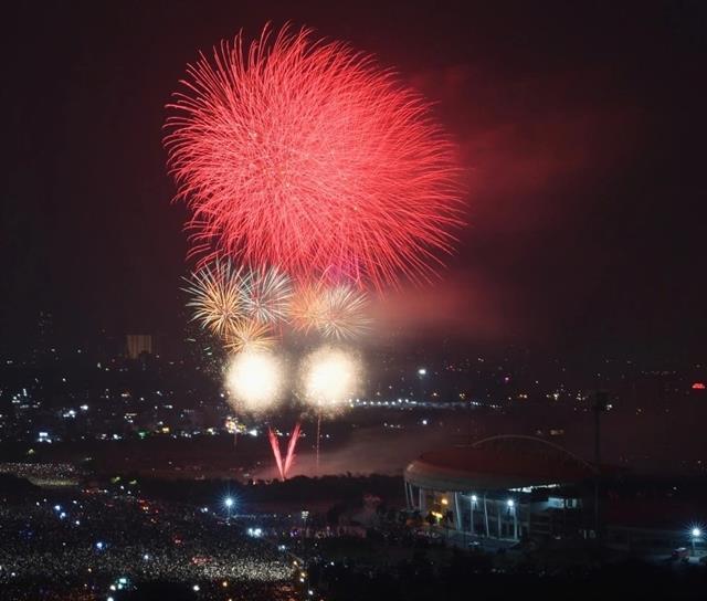 Hà Nội ready for spectacular fireworks display to celebrate Party Congress