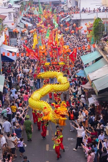 Spirit of lion and dragon dance comes to life as Tết approaches