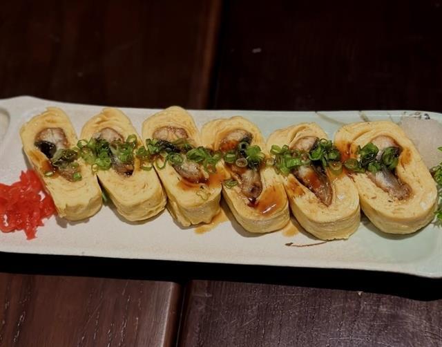 Late nights, lake view  Izakaya comfort